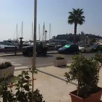 By The Port Lejlighed *