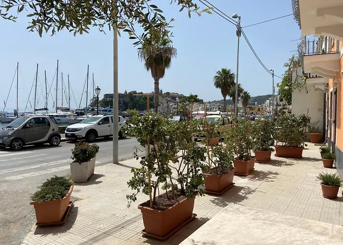 By The Port Apartman *